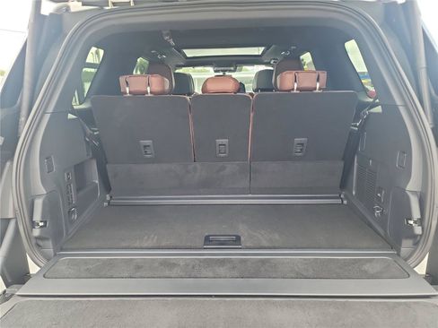 New 2026 Lincoln Navigator Reserve AWD/4WD image 19