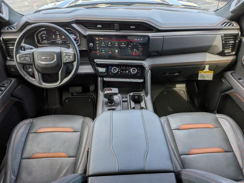 Used 2023 GMC Sierra 1500 AT4 w/ AT4 Premium Package AWD/4WD image 13