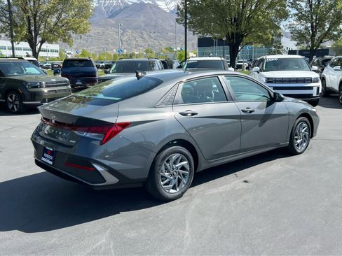 New 2026 Hyundai Elantra Blue image 7