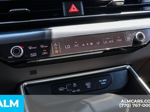 Used 2025 Kia Carnival FWD image 41