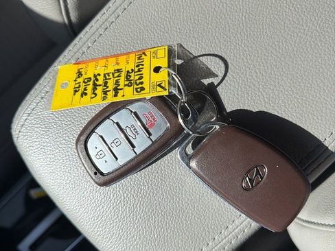 Used 2018 Hyundai Elantra Limited image 15