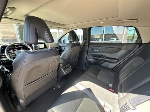 Used 2023 Nissan Ariya FWD image 39