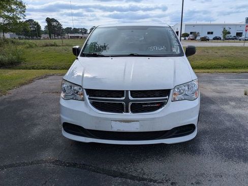 Used 2016 Dodge Grand Caravan SE w/ Quick Order Package 29E SE FWD image 2