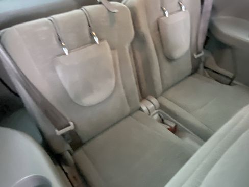 Used 2013 Toyota Highlander Plus FWD image 13