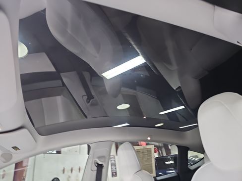 Used 2021 Tesla Model Y Performance AWD/4WD image 29