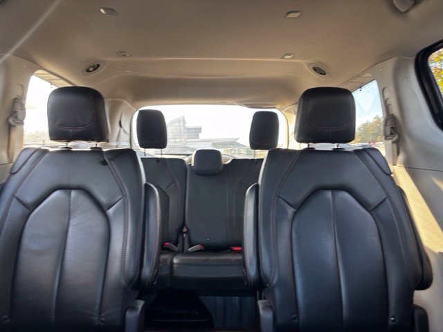Used 2020 Chrysler Pacifica Touring-L Plus FWD image 11