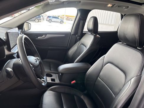 Used 2024 Ford Escape Platinum image 8