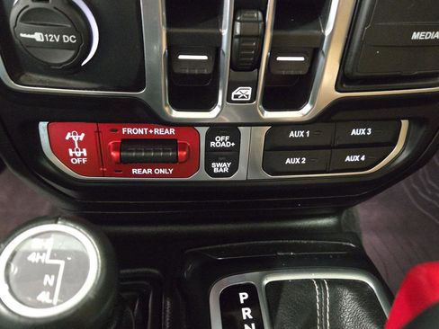 Used 2021 Jeep Wrangler Unlimited Rubicon AWD/4WD image 17