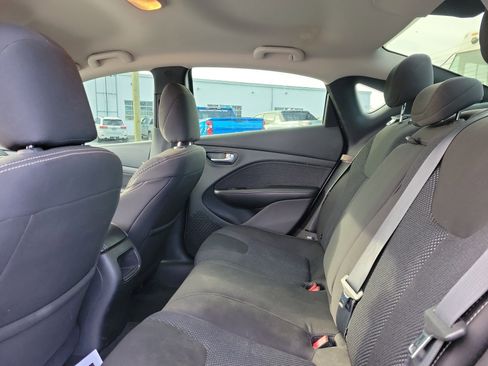 Used 2016 Dodge Dart SXT image 10
