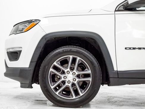Used 2020 Jeep Compass Latitude w/ Cold Weather Group AWD/4WD image 25