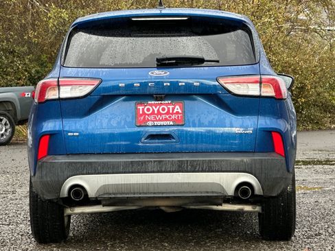 Used 2022 Ford Escape SE image 5