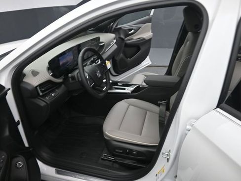 New 2026 Buick Envista Avenir image 9