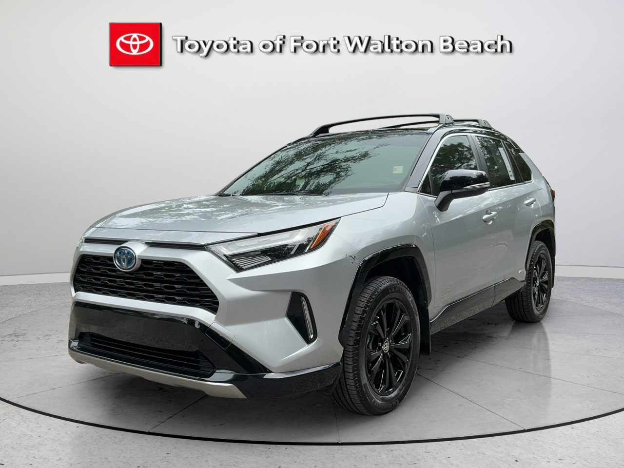 Used 2022 Toyota RAV4 XSE AWD/4WD image 1