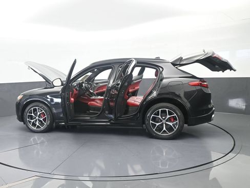 Used 2020 Alfa Romeo Stelvio Ti Sport w/ Quick Order Package 22S Sport AWD/4WD image 74
