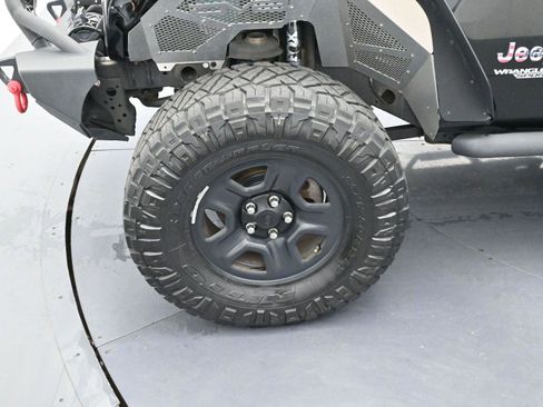 Used 2019 Jeep Wrangler Sport image 41
