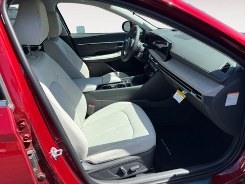 New 2025 Hyundai Sonata Limited image 19