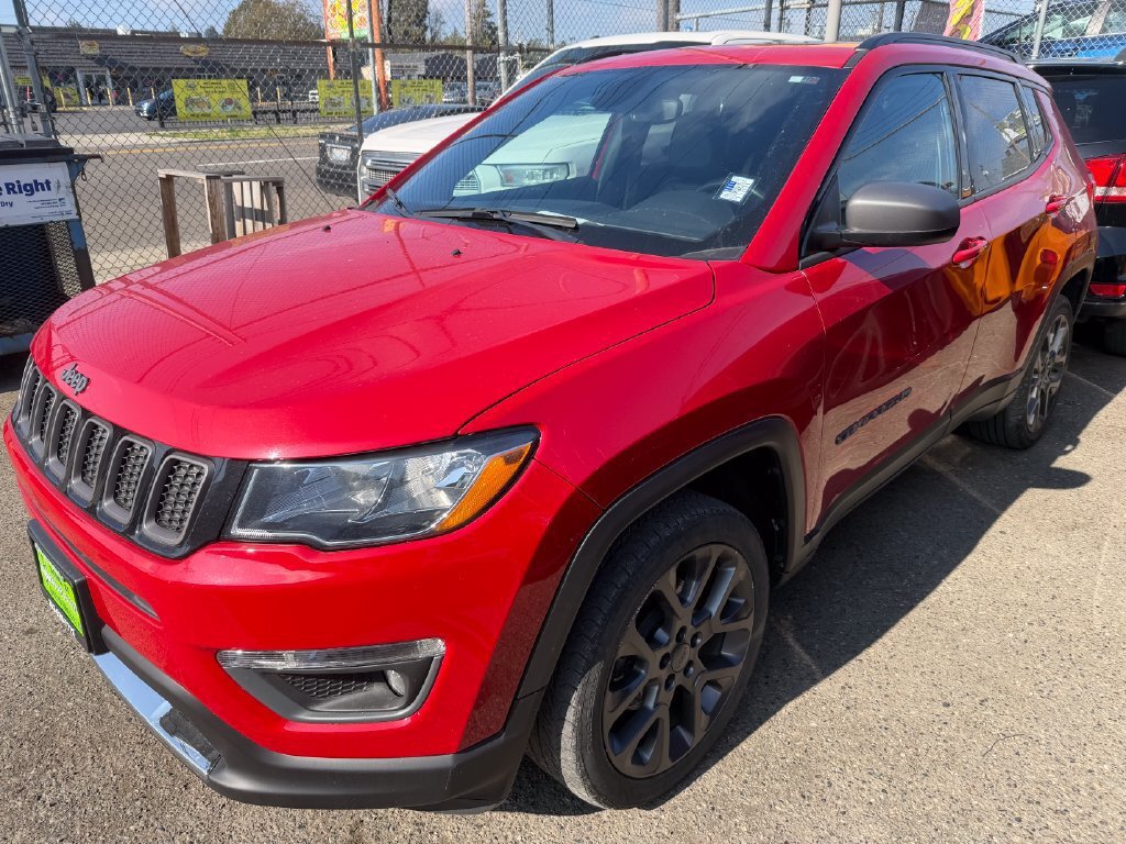 Used 2021 Jeep Compass Latitude w/ Sun and Sound Group AWD/4WD image 1