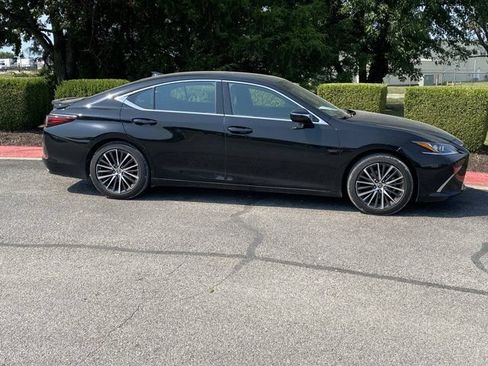 Used 2024 Lexus ES 350 w/ Premium Package FWD image 2