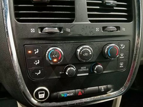Used 2018 Dodge Grand Caravan SXT FWD image 21