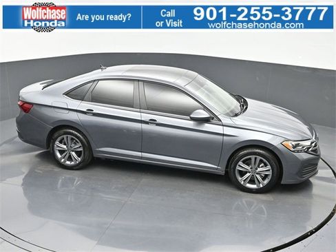 Used 2024 Volkswagen Jetta SE w/ Panoramic Sunroof Package image 35