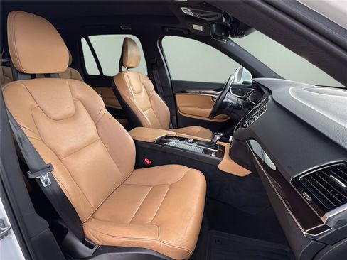 Used 2018 Volvo XC90 T6 Momentum w/ Convenience Package AWD/4WD image 19