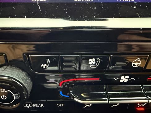 New 2025 Jeep Grand Cherokee Summit image 19