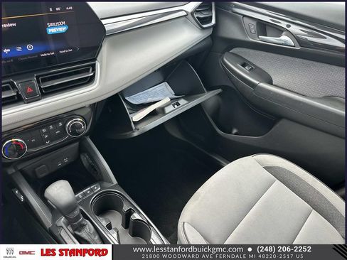 Used 2025 Chevrolet TrailBlazer LT FWD image 34