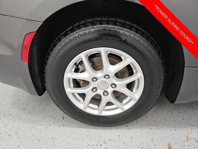 Used 2020 Chrysler Pacifica Touring w/ Cold Weather Group FWD image 7