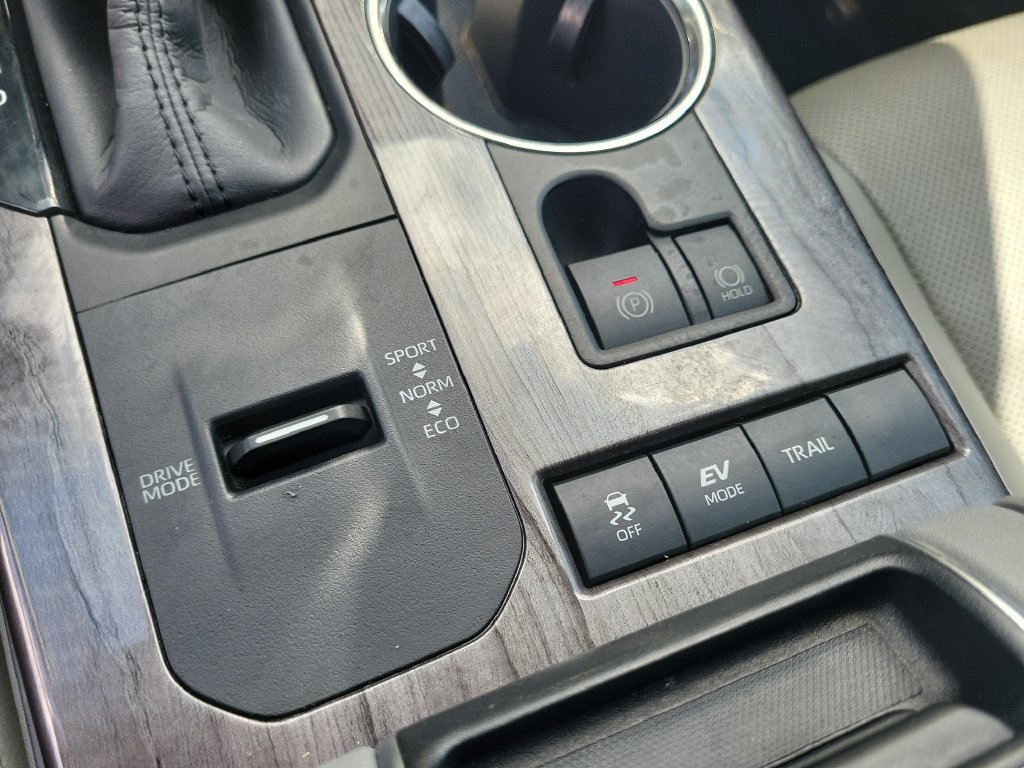 Used 2020 Toyota Highlander Limited AWD/4WD image 28