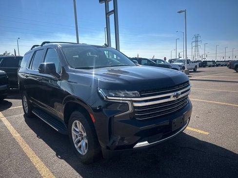 Used 2021 Chevrolet Tahoe LT w/ Luxury Package AWD/4WD image 3