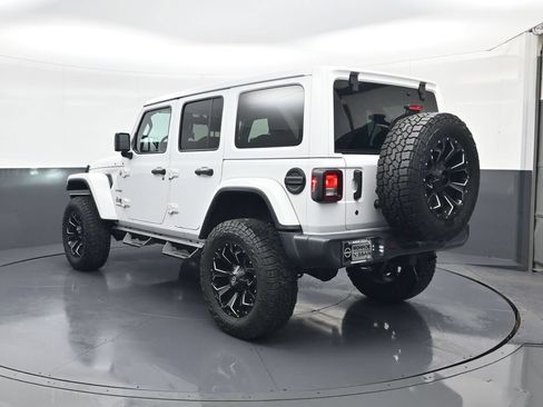 Used 2018 Jeep Wrangler Unlimited Sahara AWD/4WD image 5