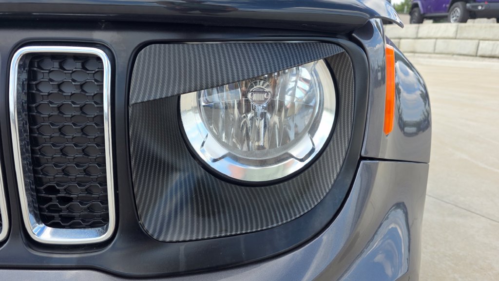 Used 2020 Jeep Renegade Latitude w/ Cold Weather Group FWD image 9