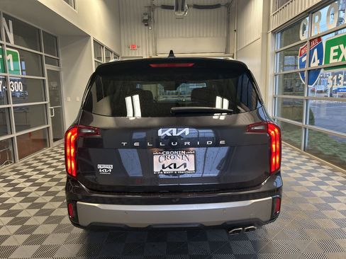 New 2025 Kia Telluride S image 5