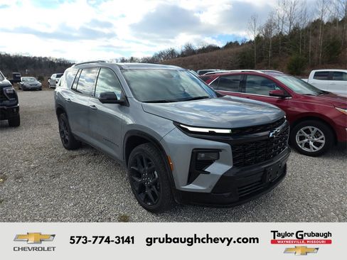 Used 2024 Chevrolet Traverse RS image 1