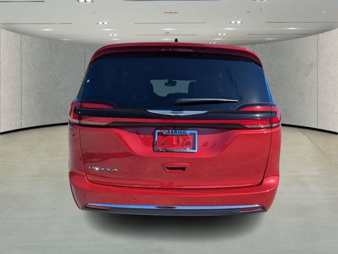 New 2026 Chrysler Pacifica Select image 5