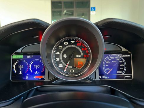 Used 2019 Ferrari Portofino image 28