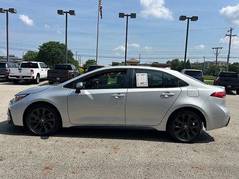 Certified 2025 Toyota Corolla SE FWD image 2