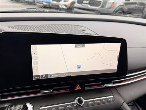 Used 2024 Hyundai Elantra SEL image 18