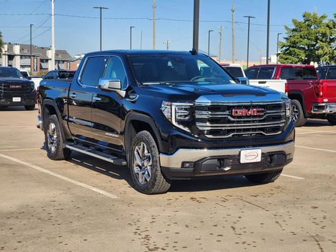 New 2026 GMC Sierra 1500 SLT image 2
