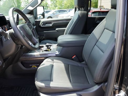 Certified 2025 Chevrolet Silverado 3500 LTZ w/ LTZ Plus Package AWD/4WD image 5