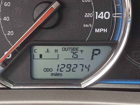 Used 2013 Toyota RAV4 Limited AWD/4WD image 23