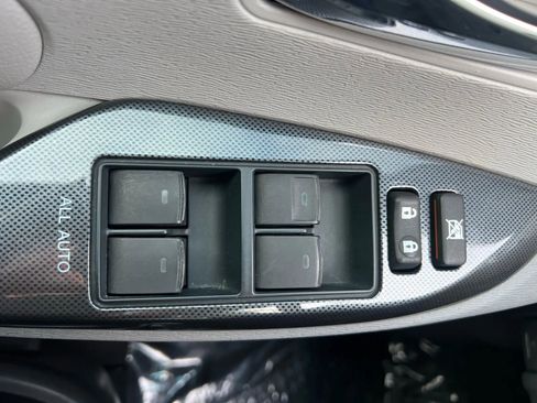 Used 2014 Toyota Sienna SE image 19