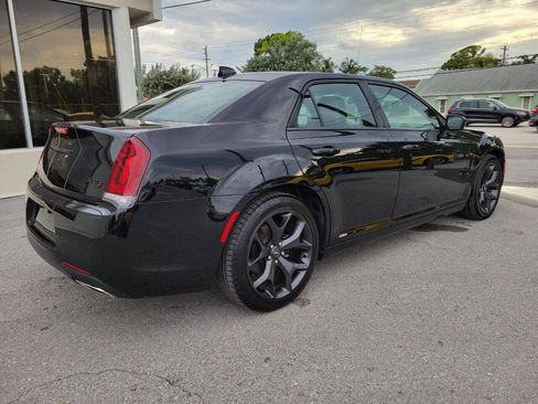 Used 2021 Chrysler 300 S RWD image 7