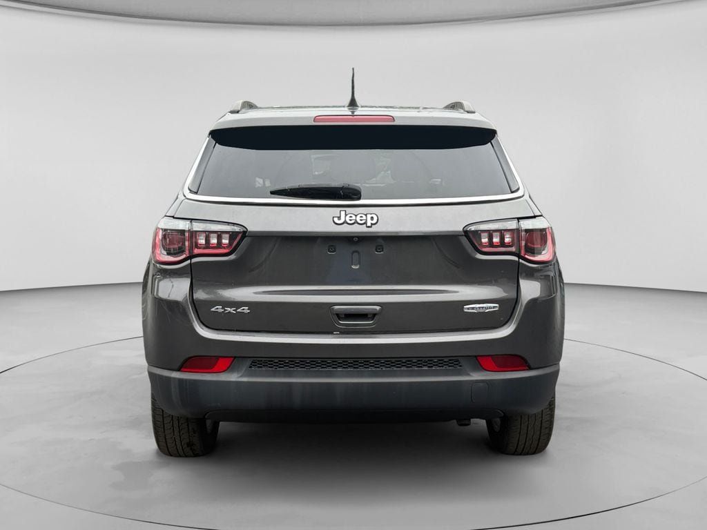 Used 2018 Jeep Compass Latitude w/ Popular Equipment Group AWD/4WD image 6