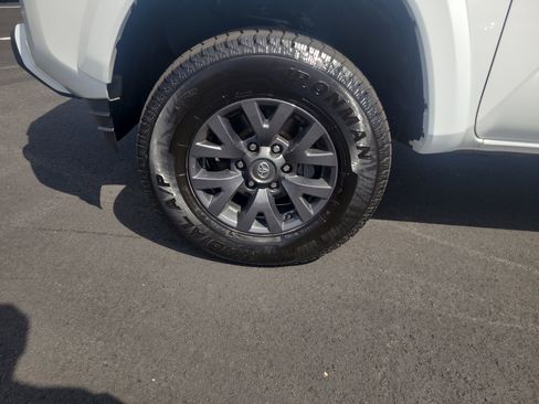 Certified 2023 Toyota Tacoma SR5 image 9