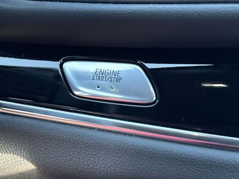 Used 2024 Buick Enclave Avenir AWD/4WD image 17