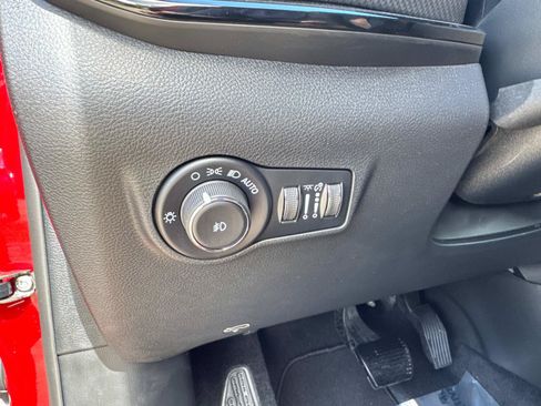 New 2026 Jeep Compass Latitude AWD/4WD image 30