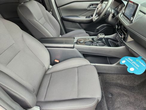 Used 2024 Nissan Rogue S AWD/4WD image 14