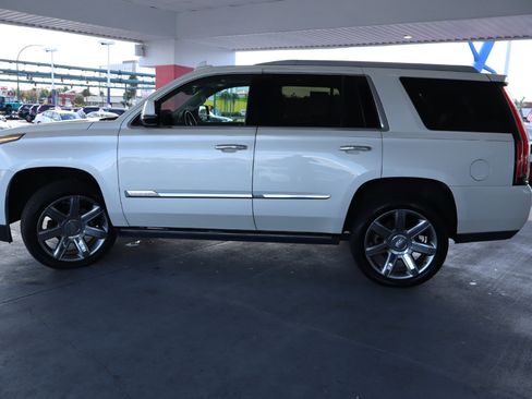 Used 2015 Cadillac Escalade Premium image 10