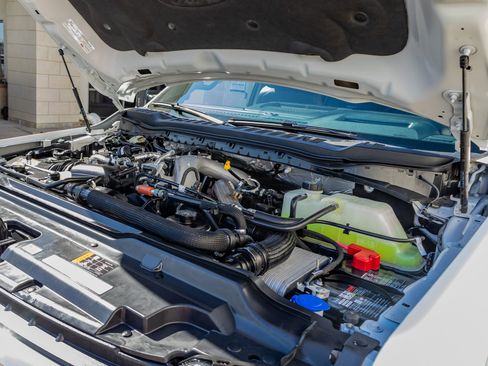 Used 2026 Ford F450 Platinum w/ FX4 Off-Road Package image 40